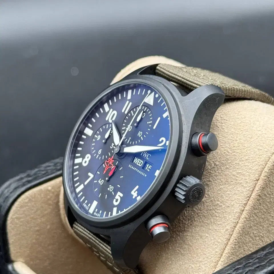 IWC 파일럿워치 크로노그래프 탑건 'SFTI' 44.5-IW389104