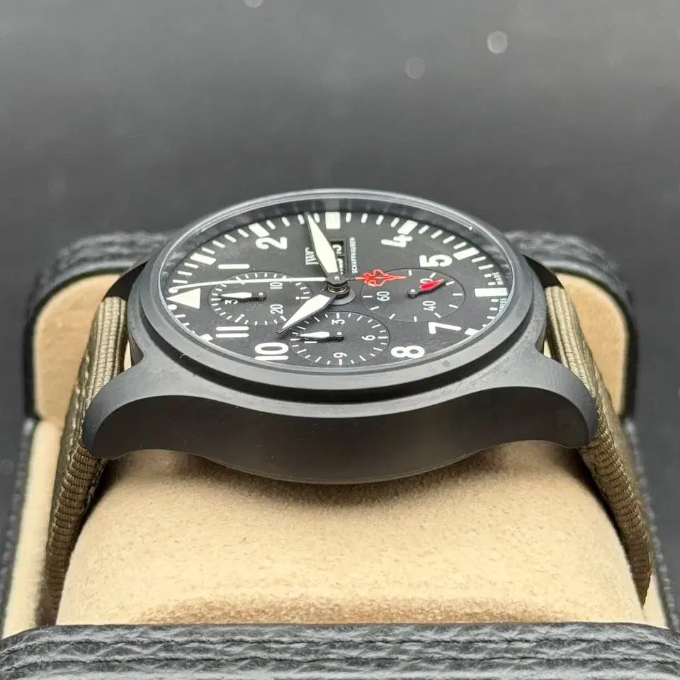 IWC 파일럿워치 크로노그래프 탑건 'SFTI' 44.5-IW389104