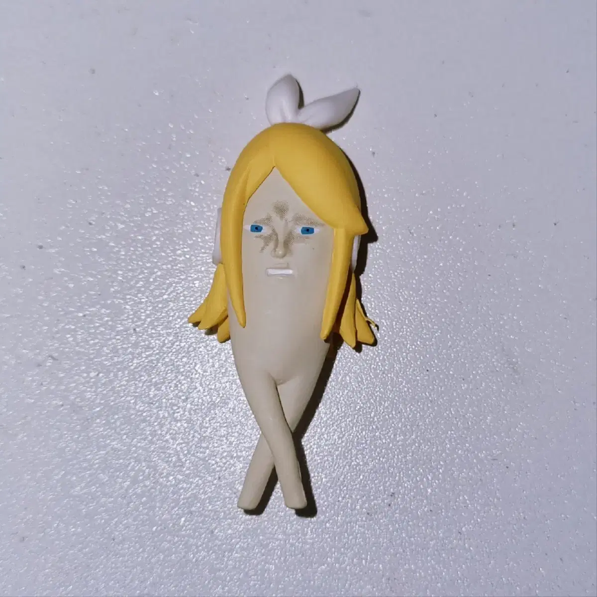 Kagamine Rin's Larva Desktop Mini Figure