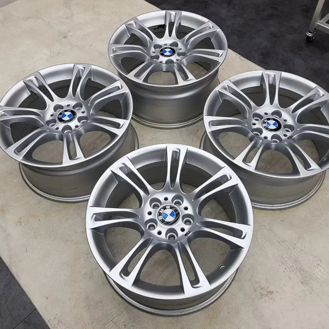 18인치 BMW 5시리즈 F10 M팩 350M 정품 순정 중고휠 팝니다