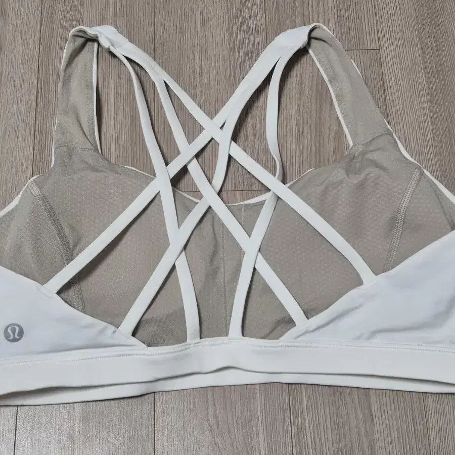 룰루레몬 Free To Be Serene Bra 10 사이즈 스포츠 브라