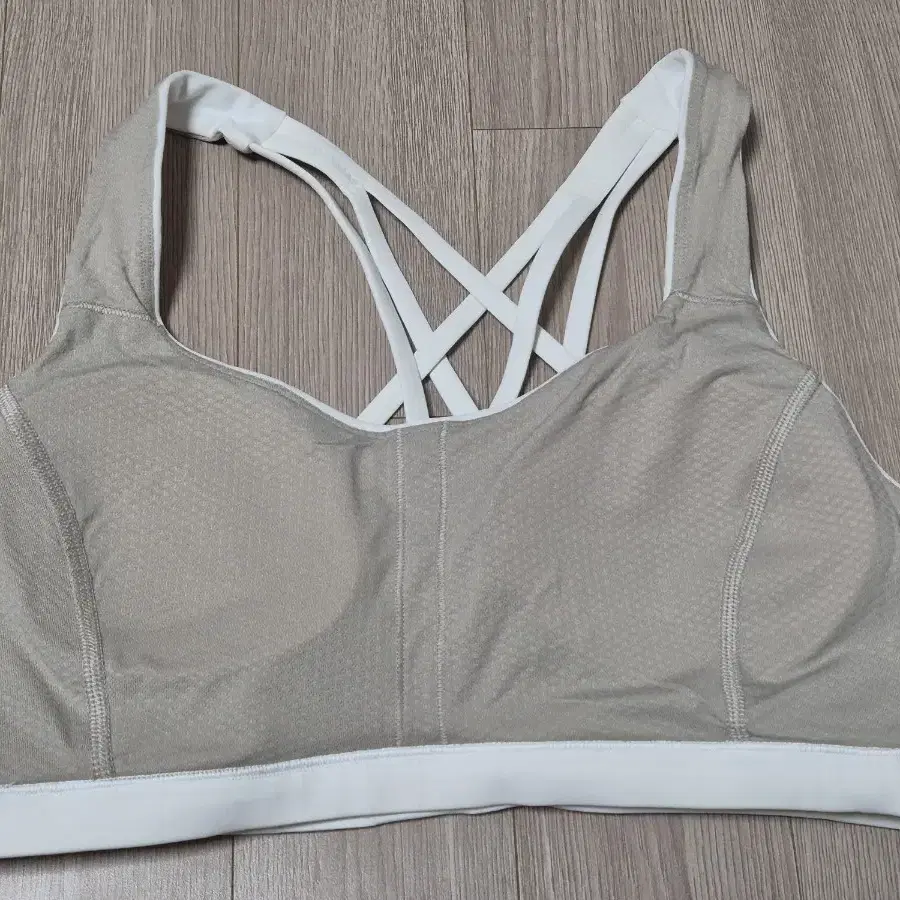 룰루레몬 Free To Be Serene Bra 10 사이즈 스포츠 브라