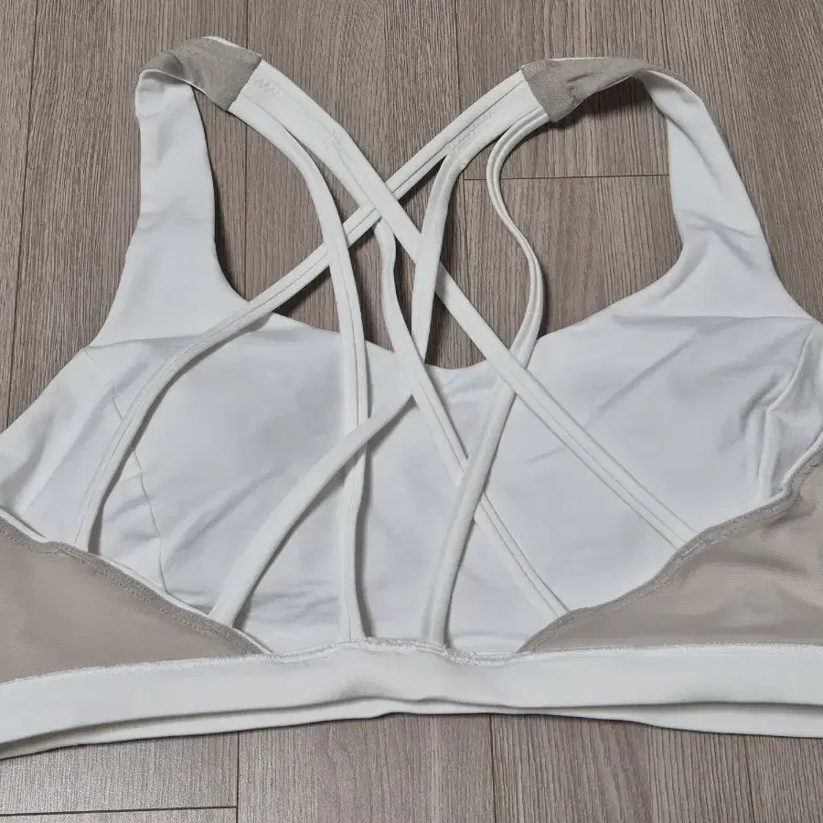 룰루레몬 Free To Be Serene Bra 10 사이즈 스포츠 브라