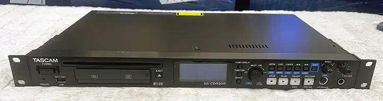 TASCAM 메모리/CD 레코더 SS-CDR200