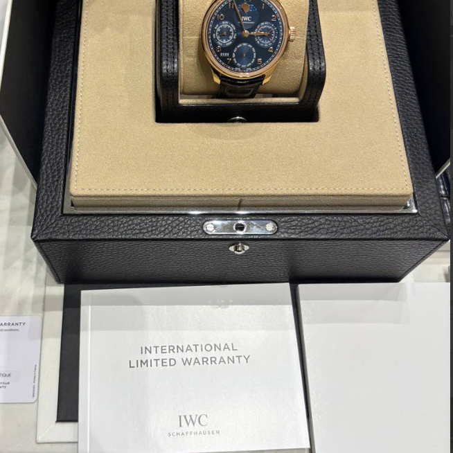 IWC 포르투기저 퍼페츄얼 캘린더 골드 시계 (IW503312)