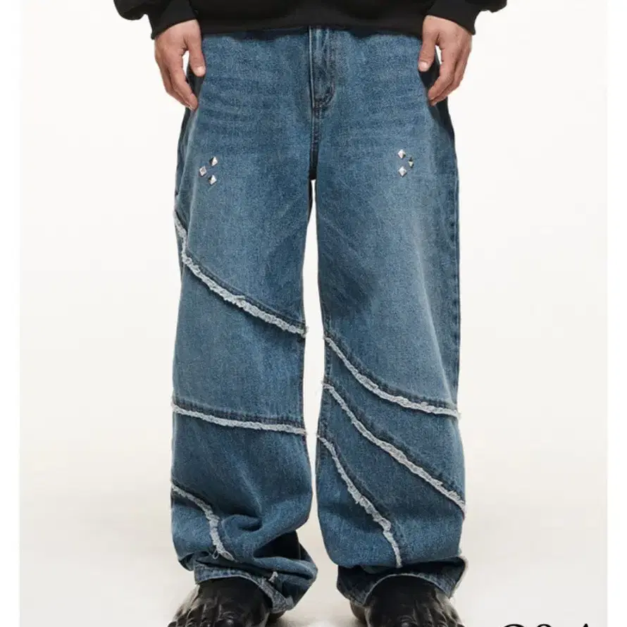 더콜디스트모먼트 TCM cut out denim pants