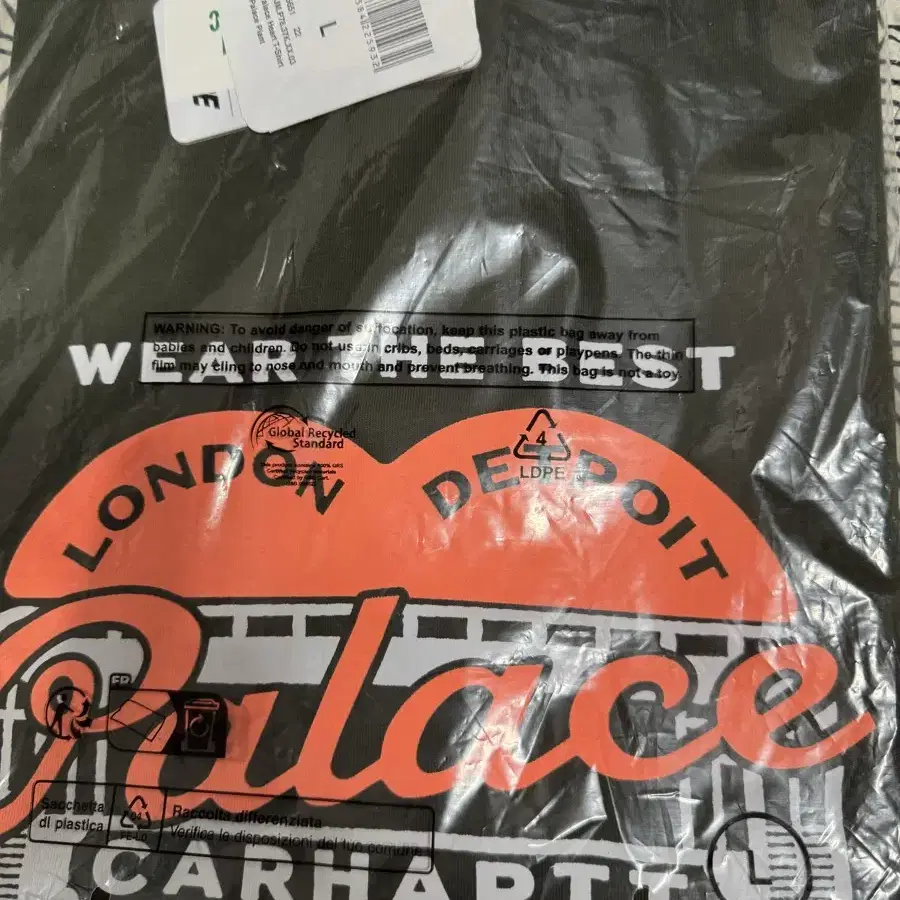 Palace Carhartt 티셔츠 올리브 L 새상품 판매해요