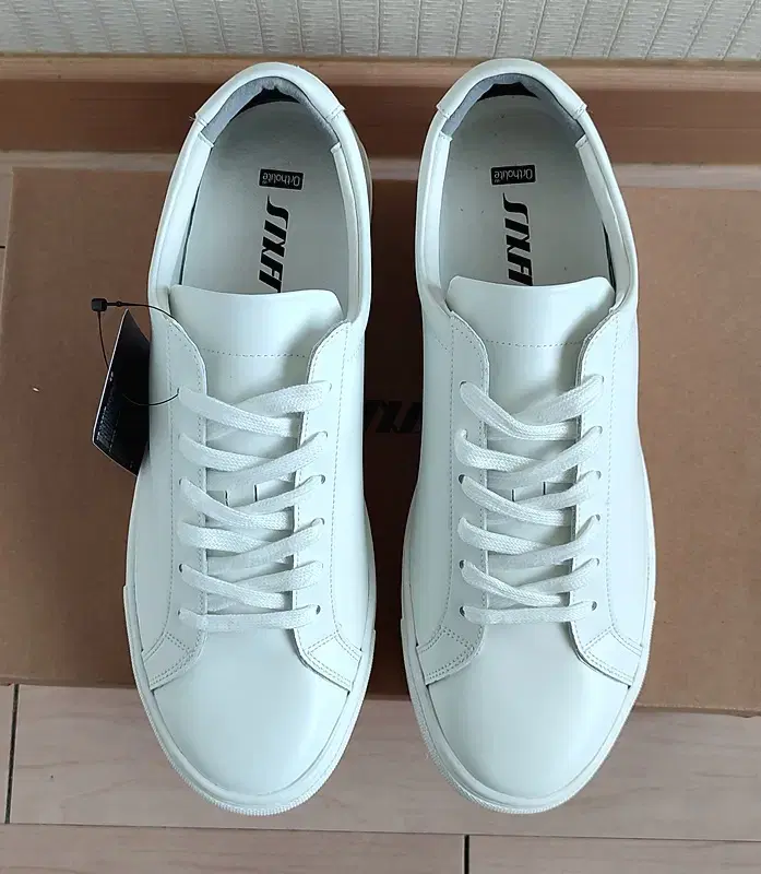 식스핏 IN WHITE HI 275 소가죽운동화 키높이 남성스니커즈