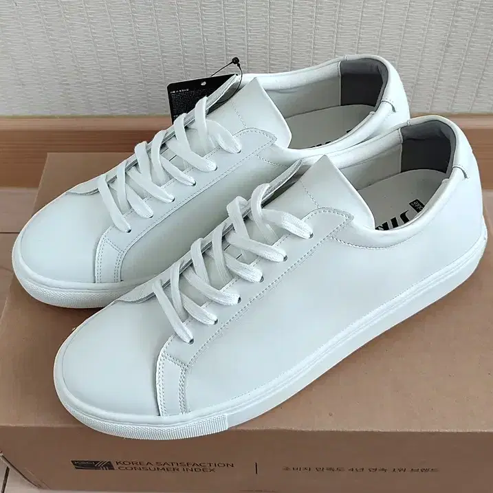 식스핏 IN WHITE HI 275 소가죽운동화 키높이 남성스니커즈