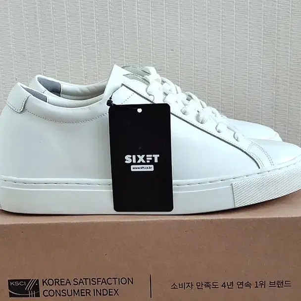 식스핏 IN WHITE HI 275 소가죽운동화 키높이 남성스니커즈