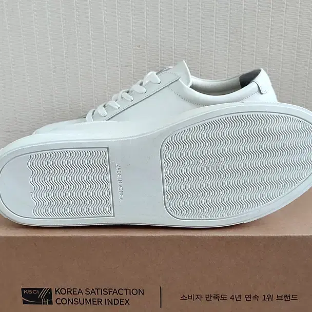 식스핏 IN WHITE HI 275 소가죽운동화 키높이 남성스니커즈