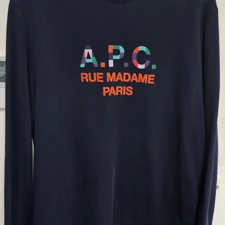 APC 아페쎄 롱슬리브