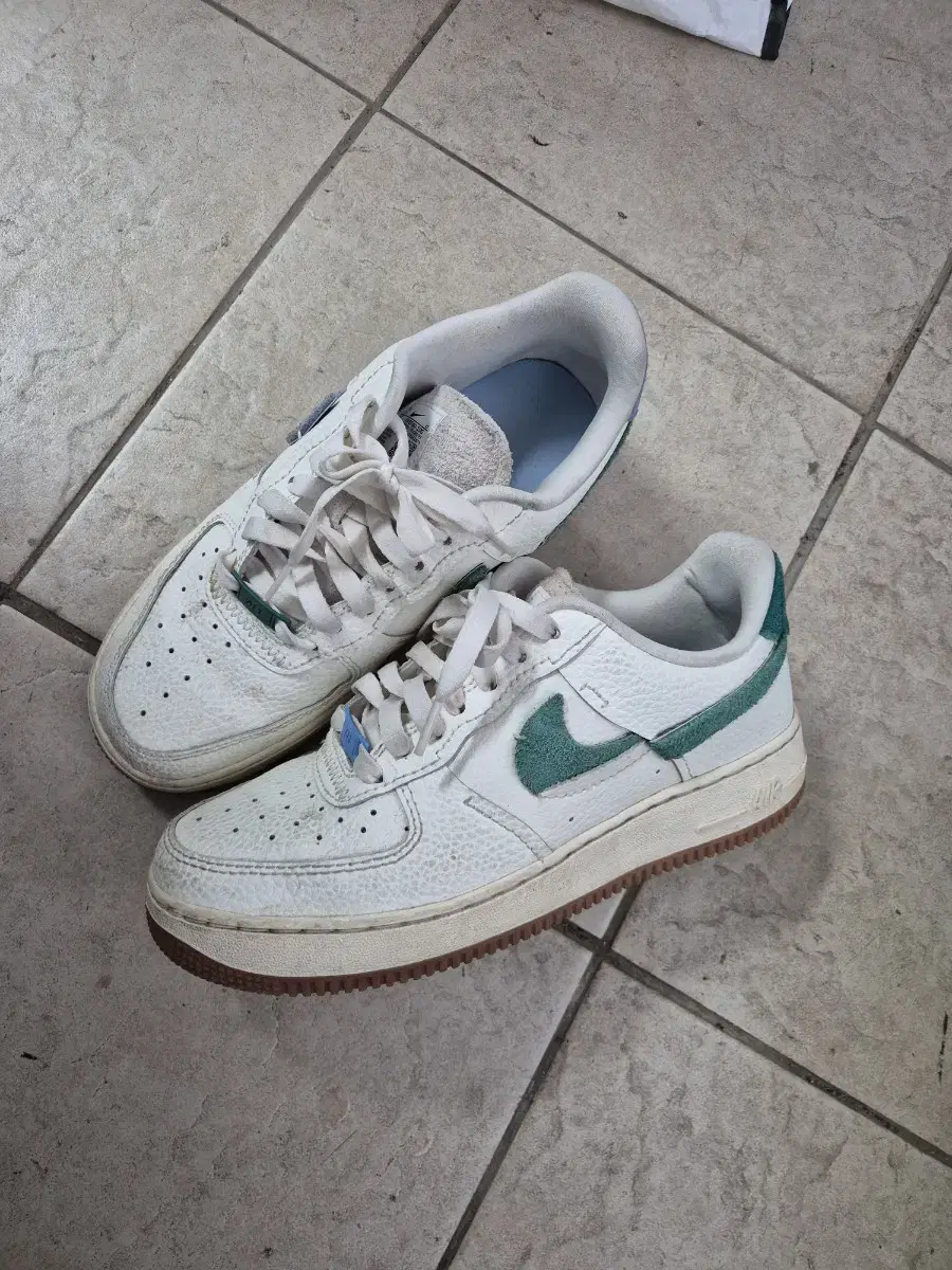 Nike 245 Air Force 1 Vahn Dalize BV0740-100