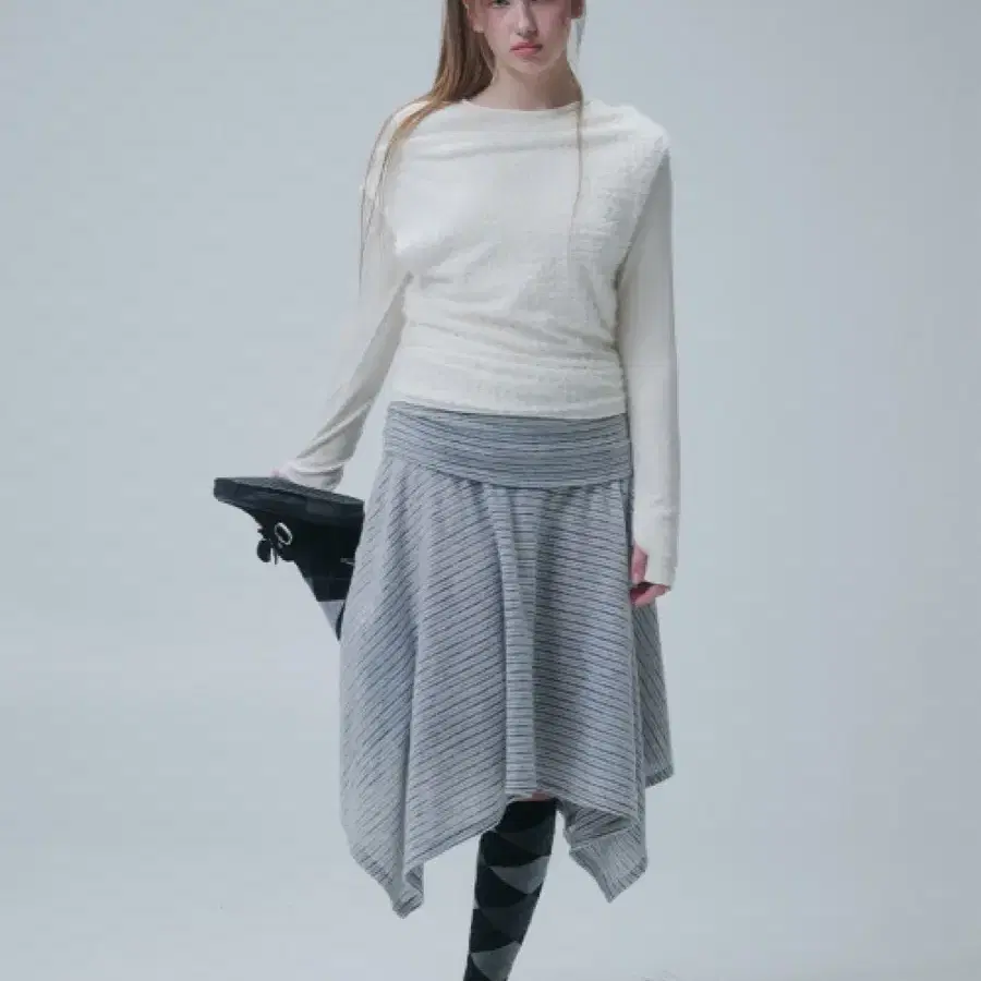 펀프롬펀-FURRY ASYMMETRY LAYERED TOP, IVORY+