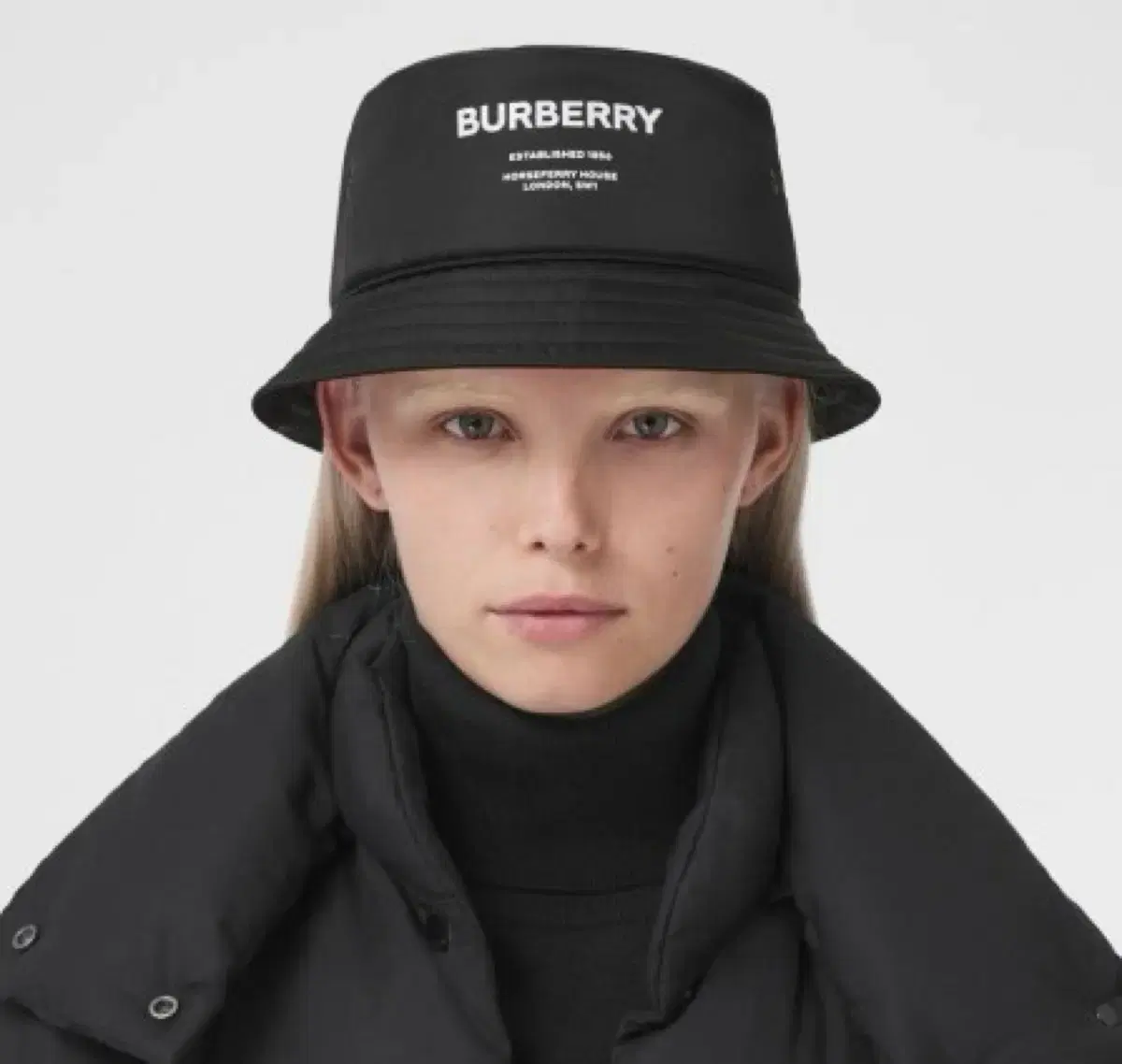 Burberry Horseferry Print Nylon Bucket Hat / Burberry Hat