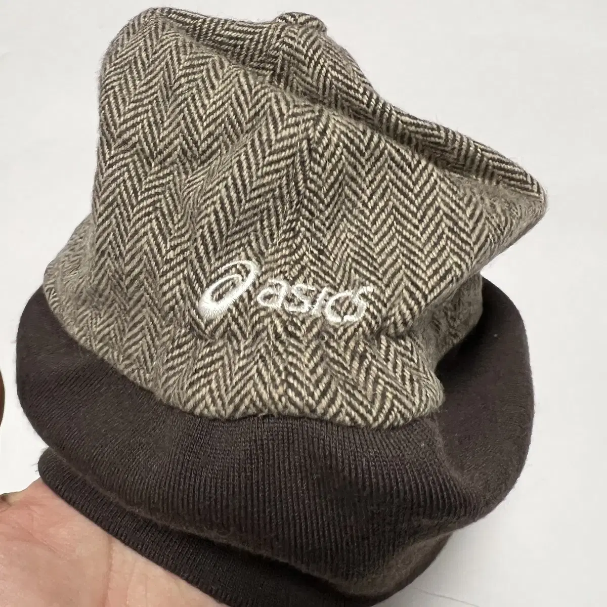 ASICS 아식스 브라운 귀마개모자(OS)