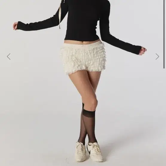 글로니 POLLY LACE BLOOMER SHORTS 아이보리 스몰