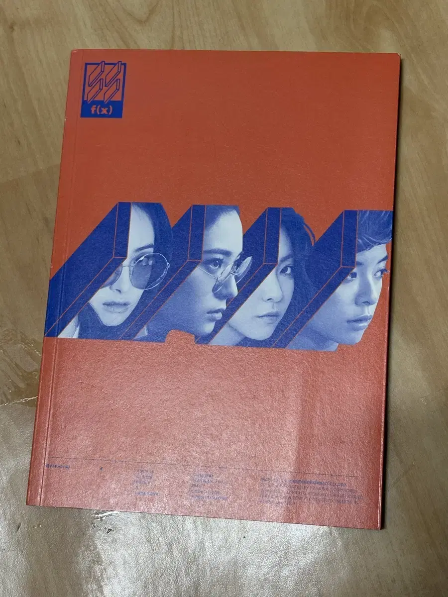 f(x) 에프엑스 포월즈 4walls 앨범(포카,cd 포함)