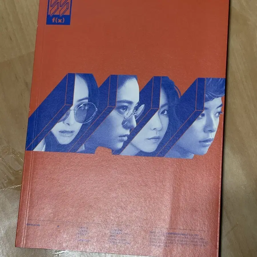 f(x) 에프엑스 포월즈 4walls 앨범(포카,cd 포함)