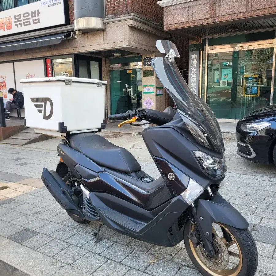 Nmax125 18년식 팝니다.