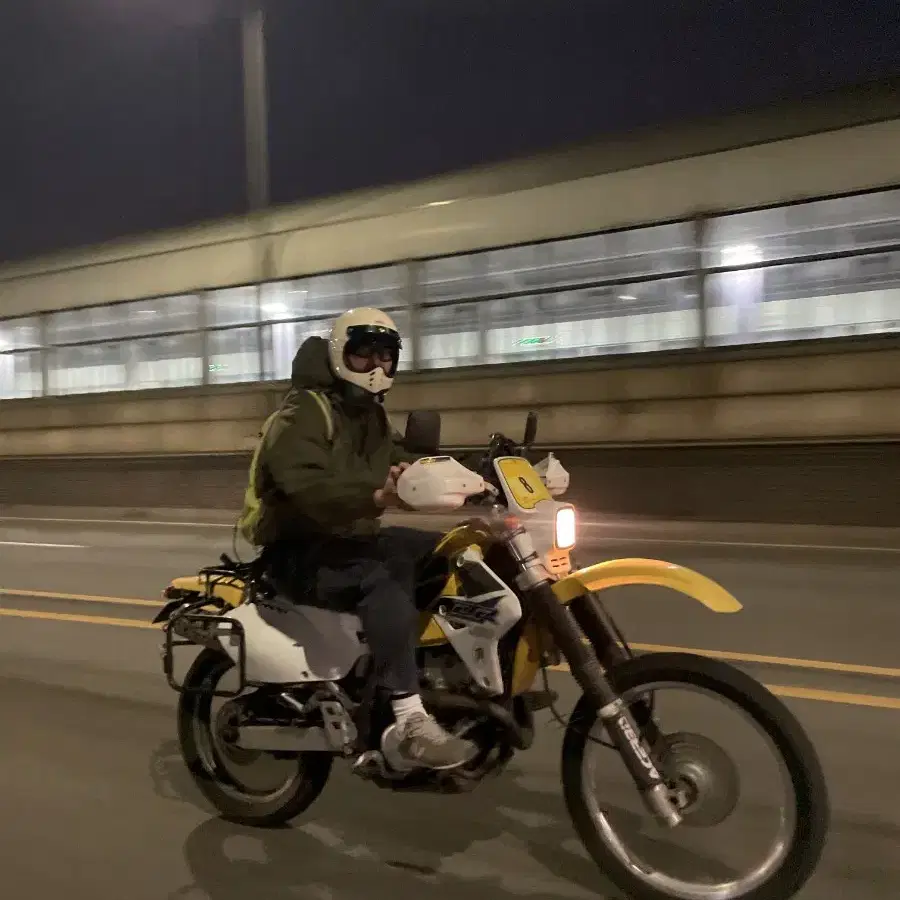 스즈키 Drz400s