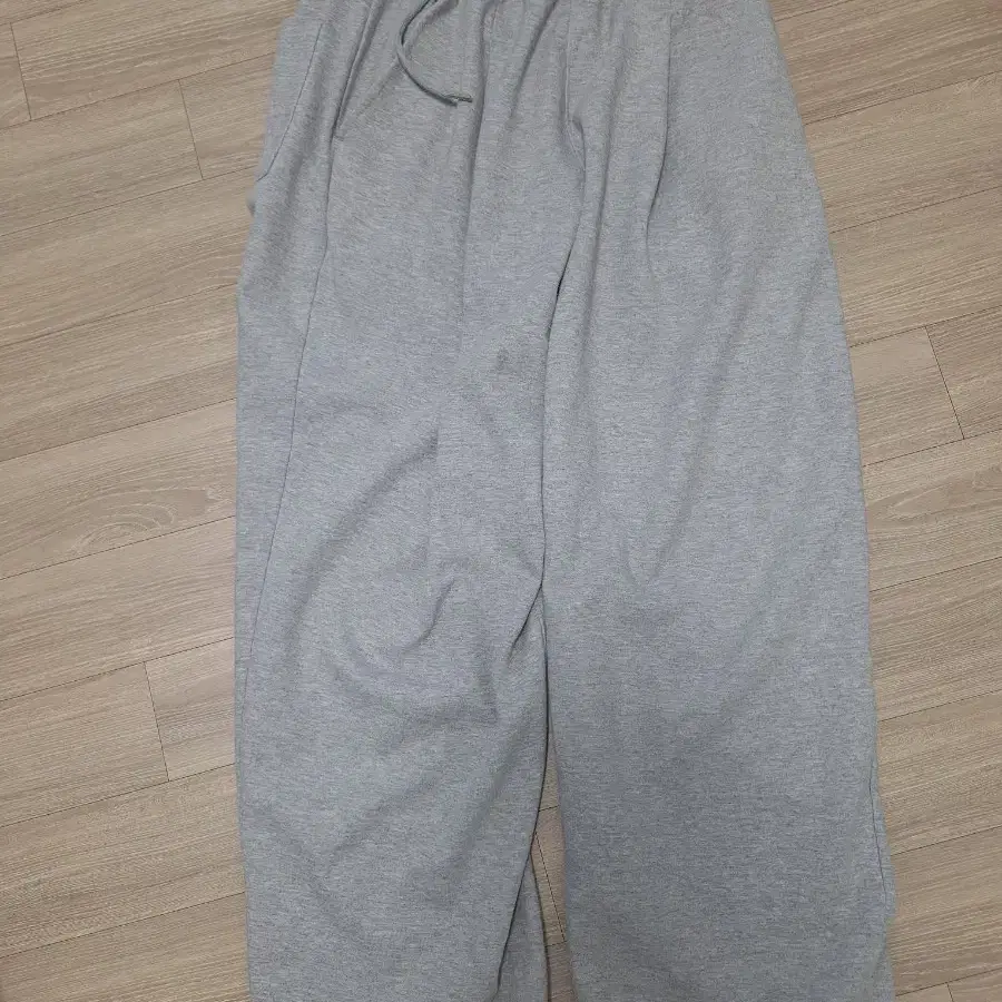 제로 Deep One Tuck Sweat Pants (Grey)