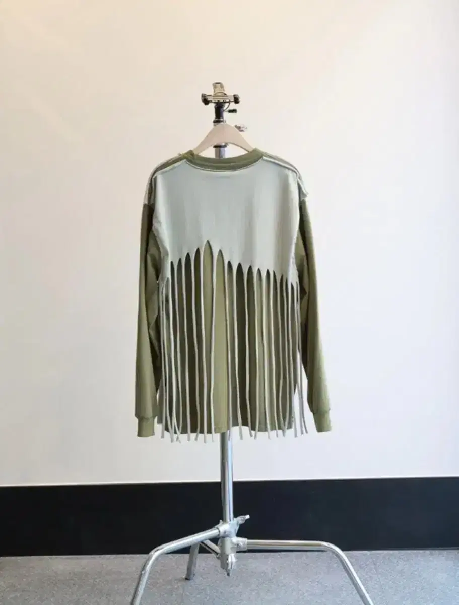 0tape 공테잎 back fringe layer color tee