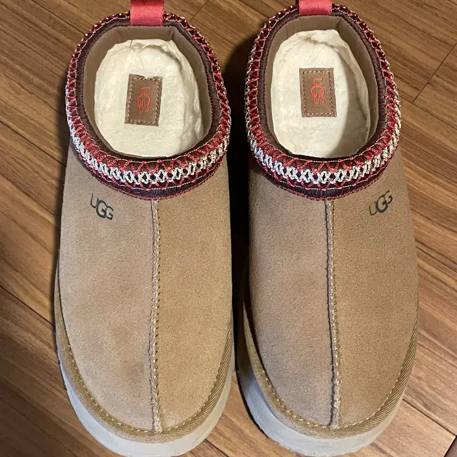 어그 타즈 ugg 240 플랫폼