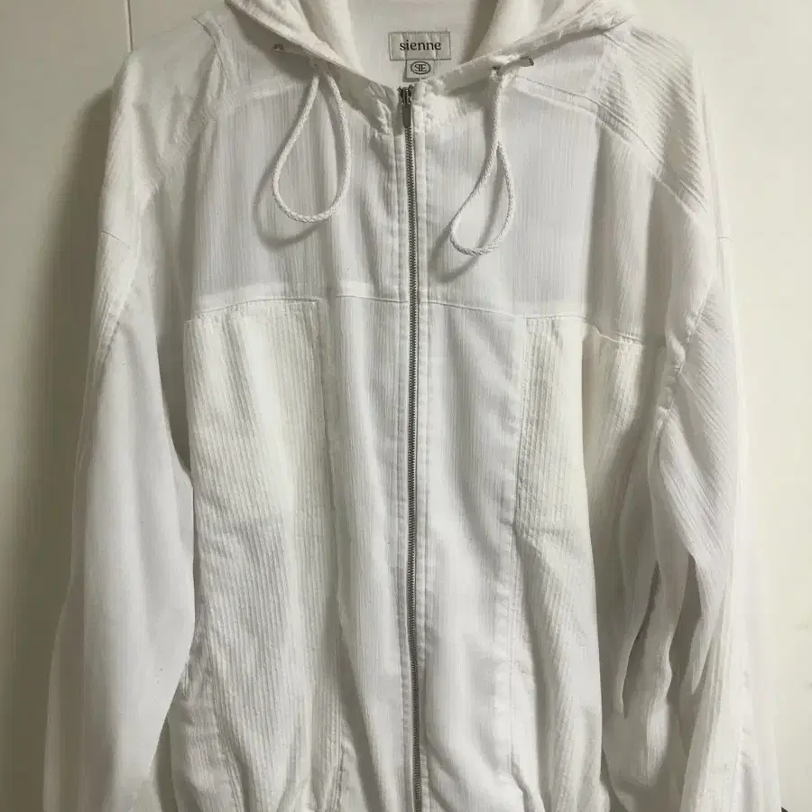 시엔느 Hoodied Zip Jumper_White