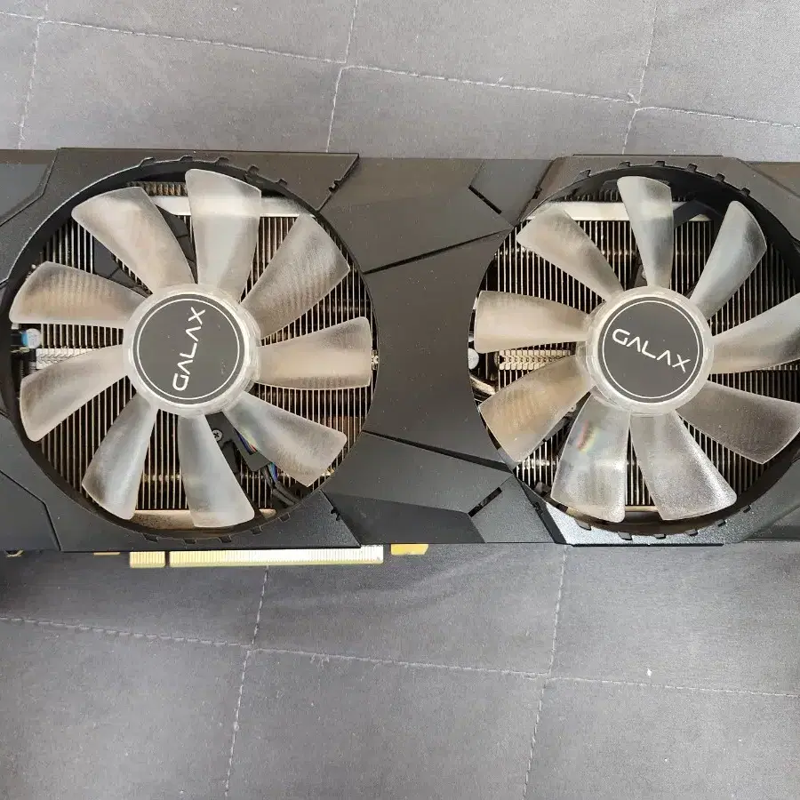 갤럭시 지포스 RTX 2070 SUPER 슈퍼 EX 팝니다.