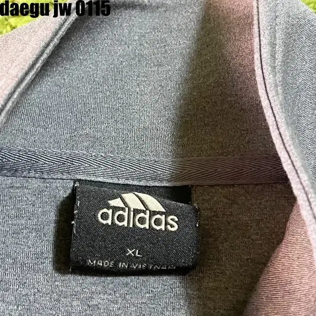 XL ADIDAS ZIPUP 아디다스 집업