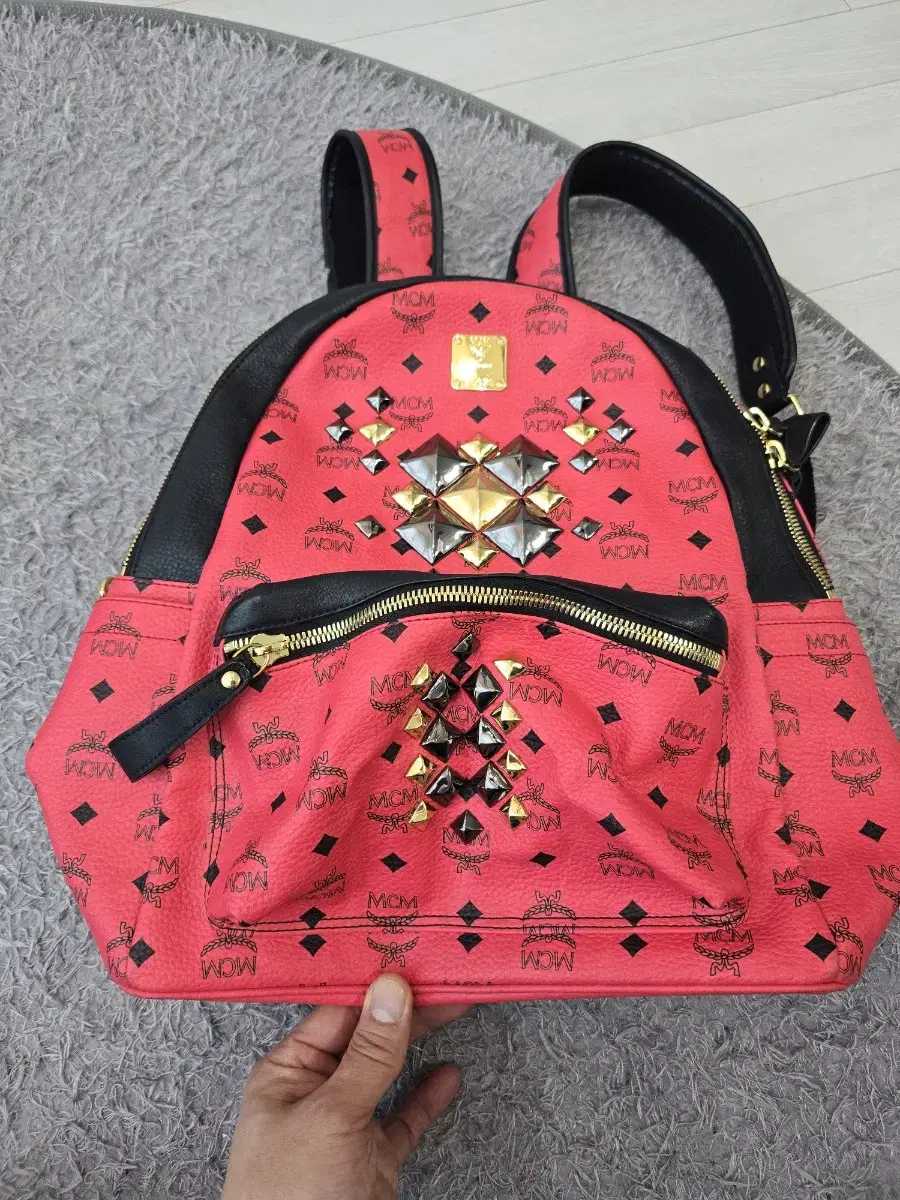 mcm 백팩 32*36cm 깨끗합니다.