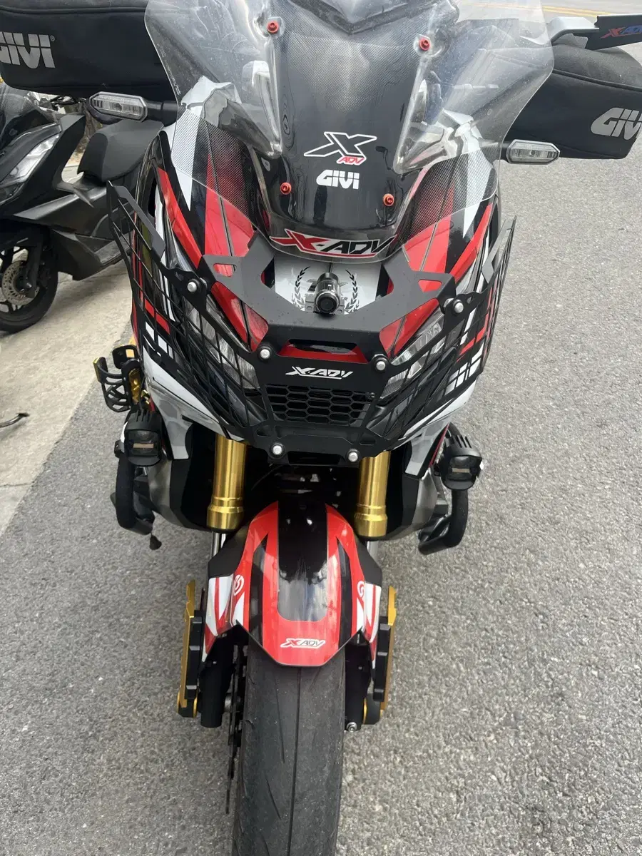 Xadv750