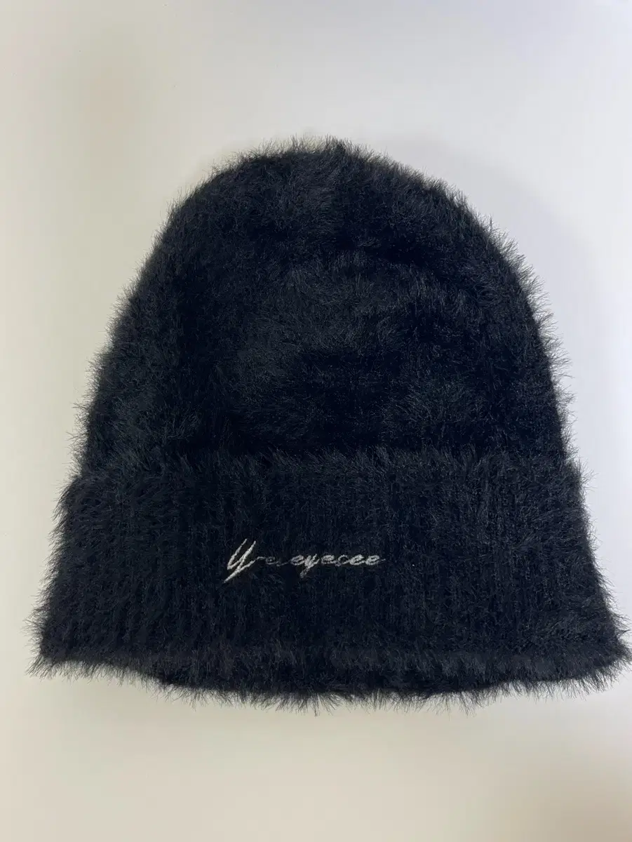 예스아이씨 비니 Yeseyesee hairy knit beanie