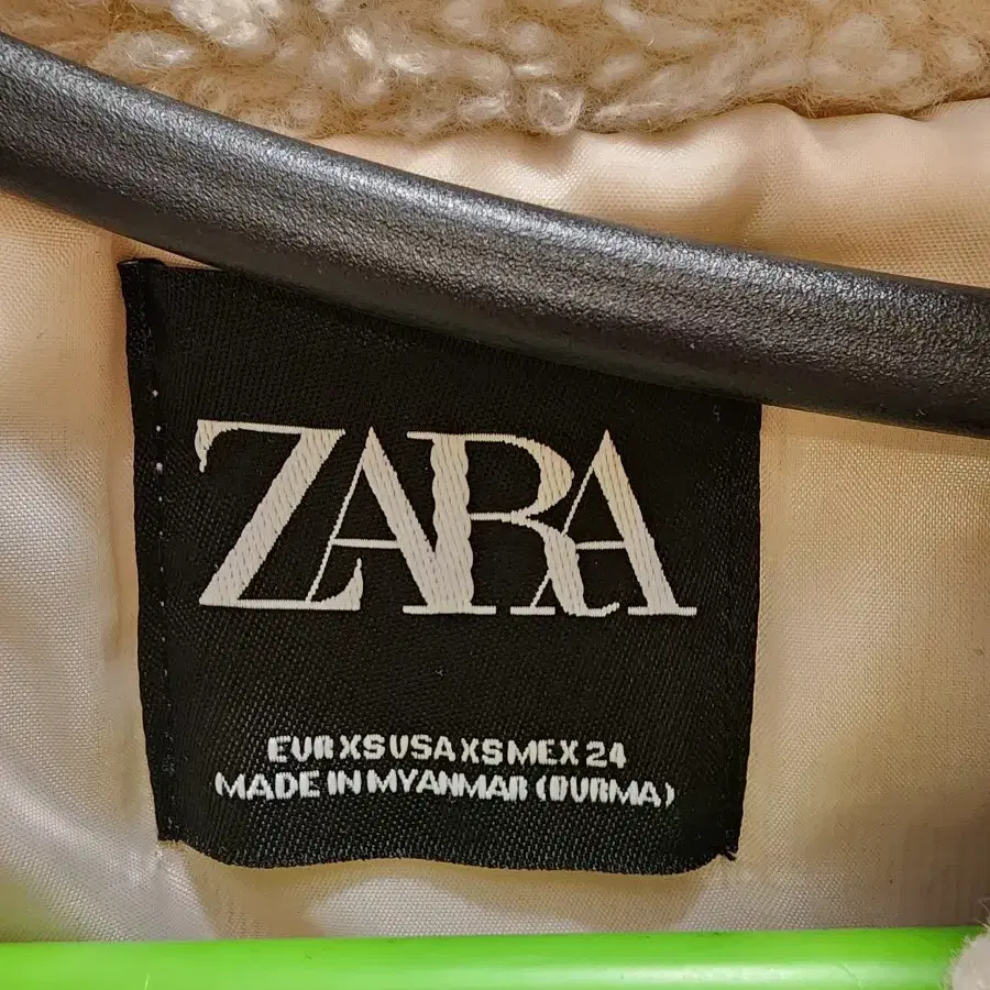 ZARA 여성 퍼자켓 숏 재킷 뽀글이 아이보리 무스탕