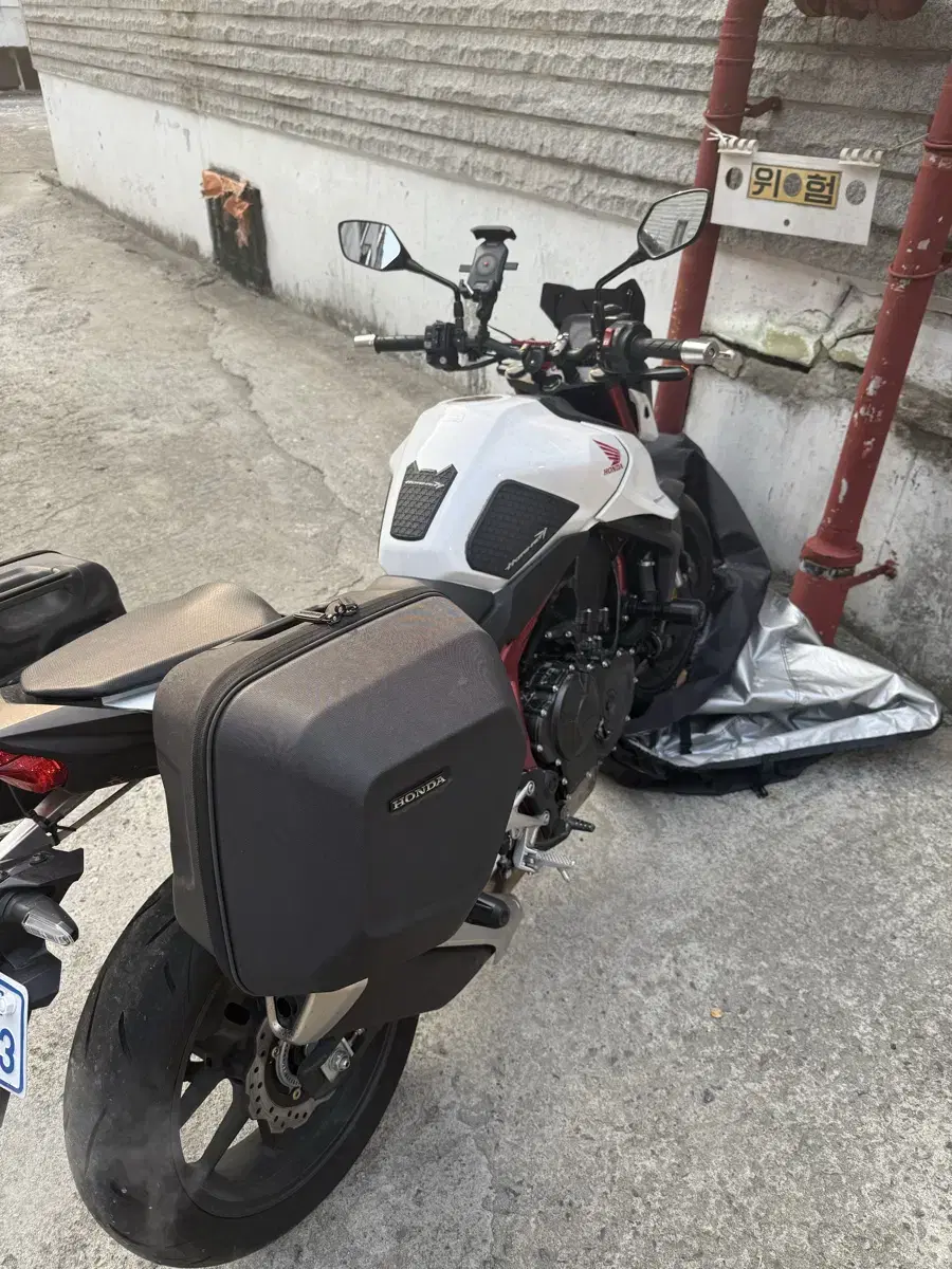 호넷750 CB750 흰색 4500키로 상태최상 옵션다수 급처 팝니다