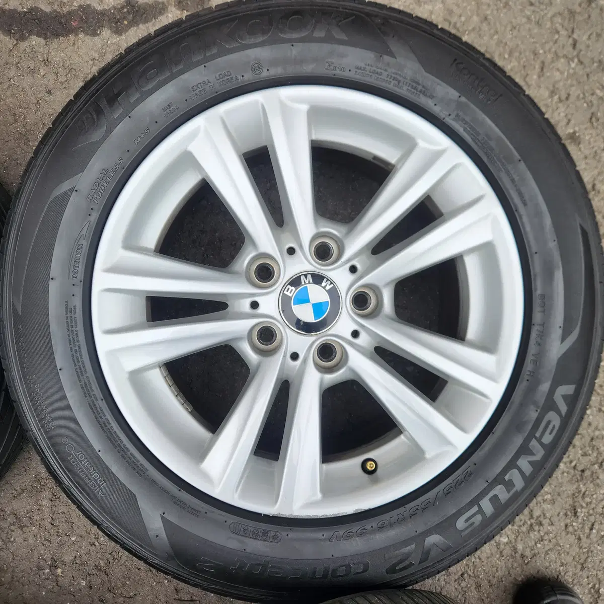 BMW 3시리즈 16인치 F바디 순정 휠타이어 세트 팝니다 2255516