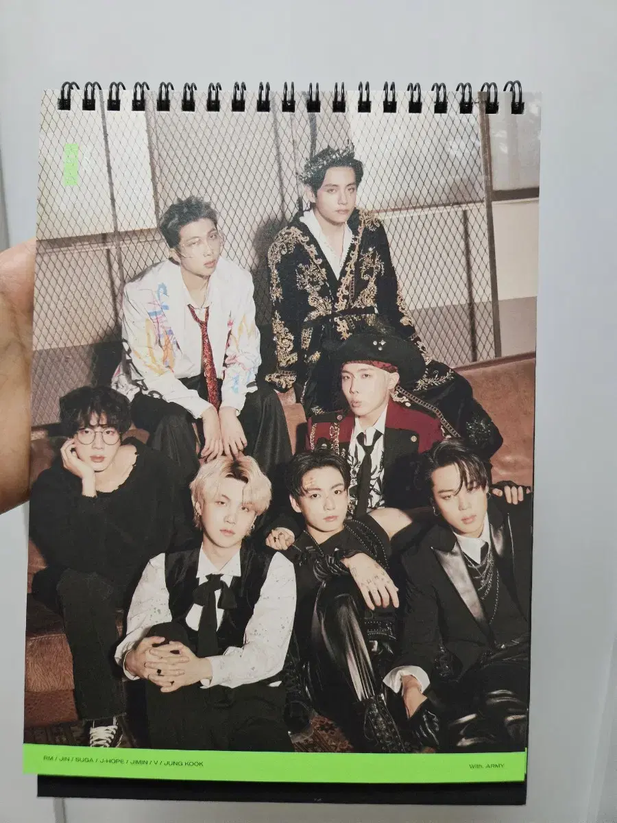 BANGTAN SEASON'S GREETINGS 2021 Desk Calendar