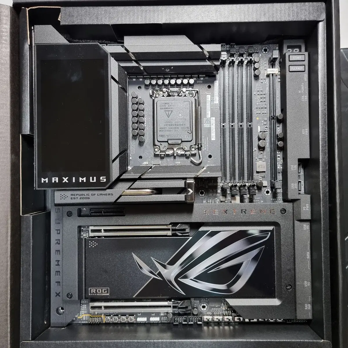 ASUS MAXIMUS Z890 EXTREME 인텍앤컴퍼니 판매