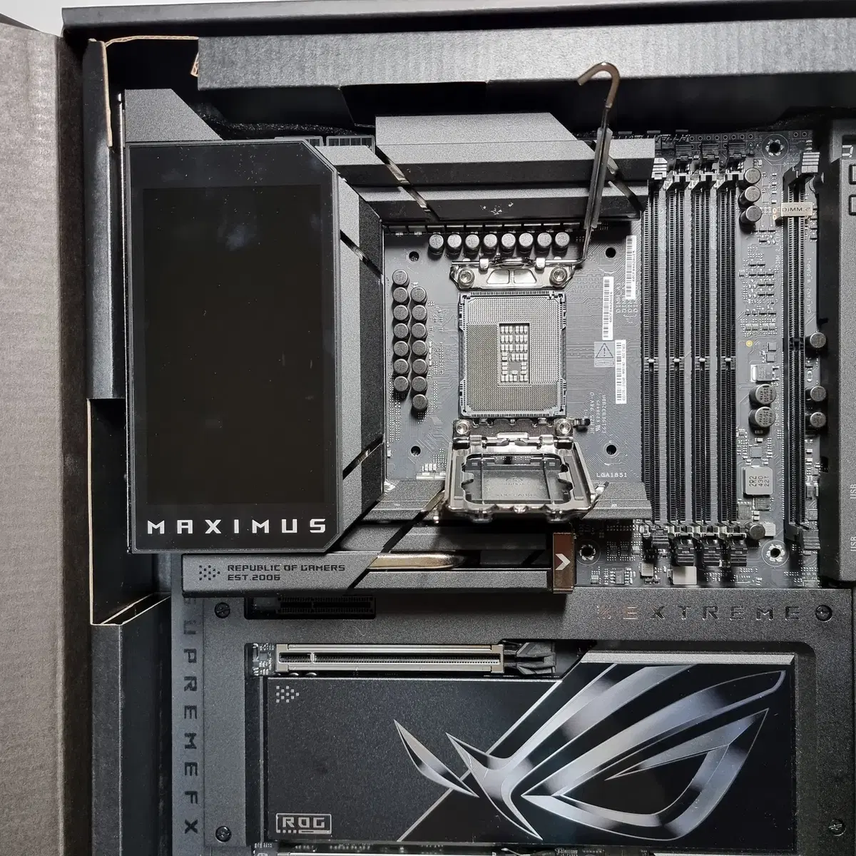 ASUS MAXIMUS Z890 EXTREME 인텍앤컴퍼니 판매