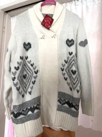 앤러브 (&Love)3L 크림색 니트 가디건 하트 무늬 3L