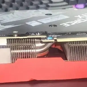 네고X 컬러풀 RTX3070 토마호크 3팬 팝니다.