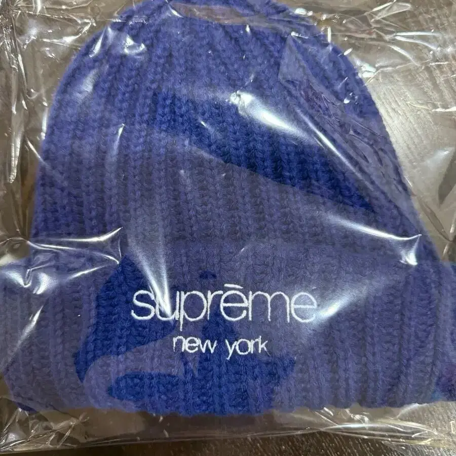 Supreme Ribbed Beanie Dark Royal - 22FW