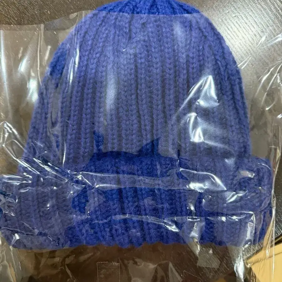 Supreme Ribbed Beanie Dark Royal - 22FW