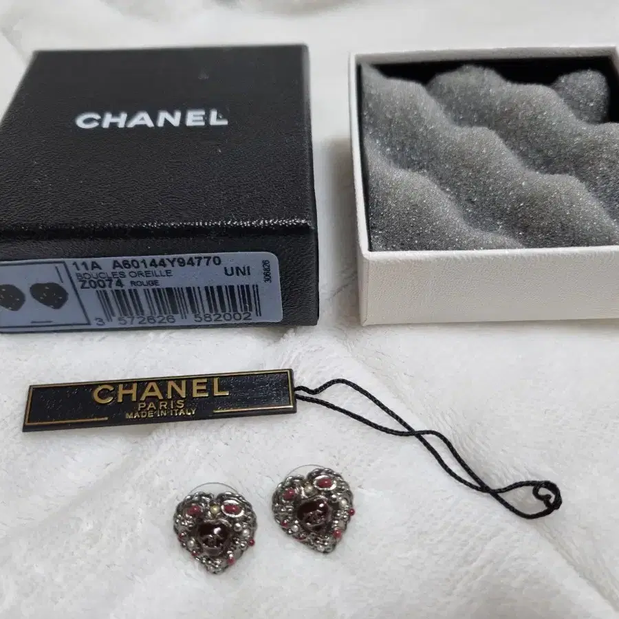 샤넬 정품 하트 귀걸이 풀박스 chanel heart earing