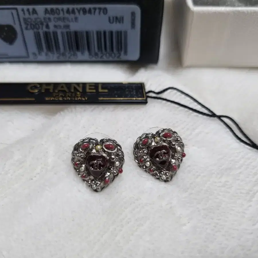 샤넬 정품 하트 귀걸이 풀박스 chanel heart earing