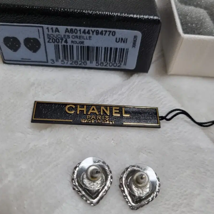 샤넬 정품 하트 귀걸이 풀박스 chanel heart earing