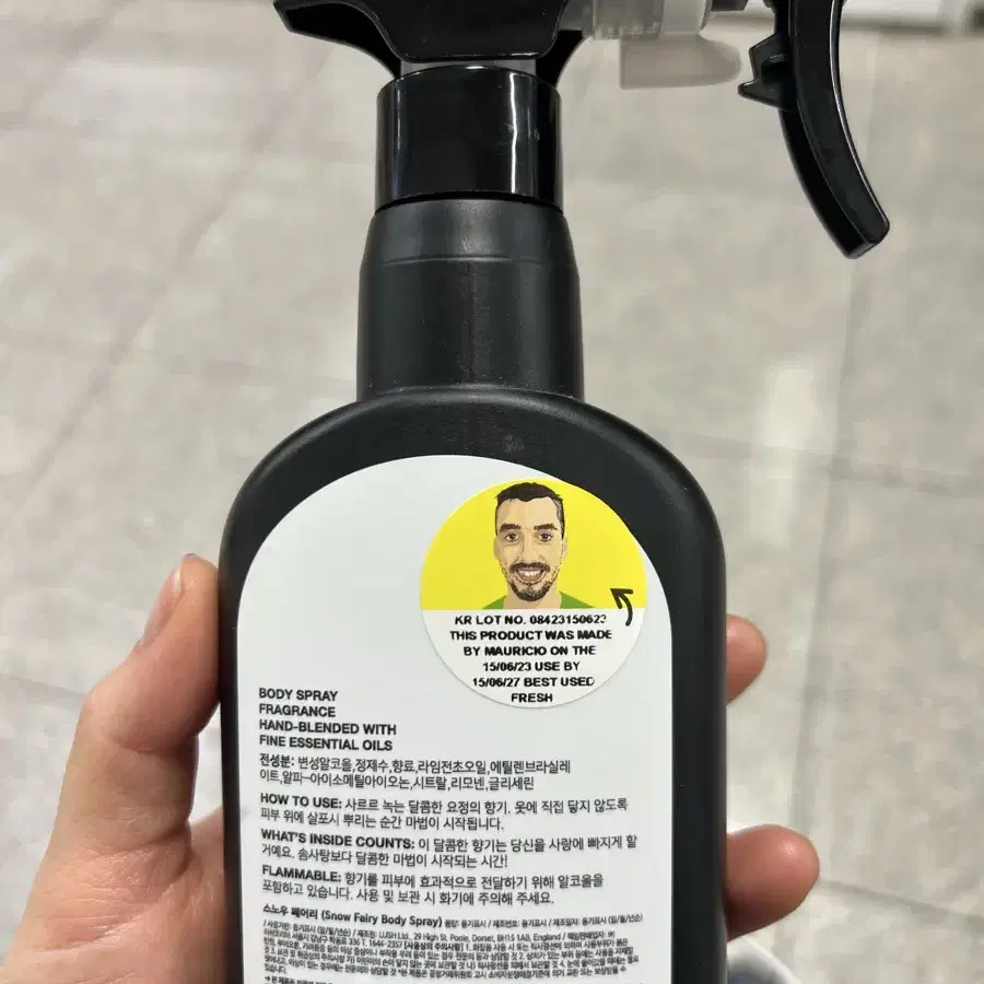 거의 새상품: 러쉬 바디스프레이 스노우페어리 200ml