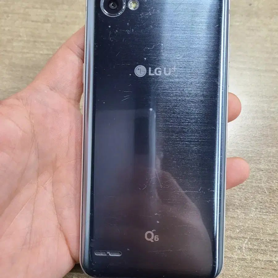 LG Q6 32G 무잔상 중고폰  공기계