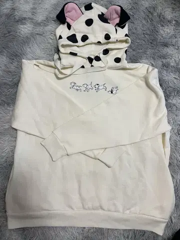 디즈니리조트 101마리의 강아지 후드티